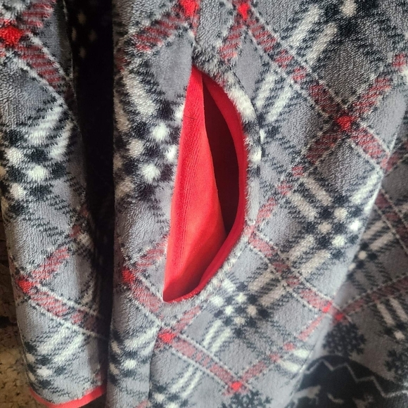 Cozy and warm pajama with boots . - Picture 2 of 10